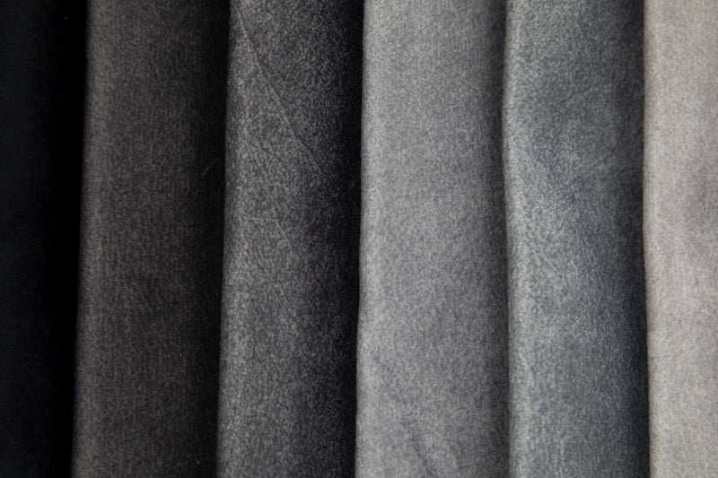 Stoffvelvet -Stoff zum Linien -Sofas - VIPE | Kohle